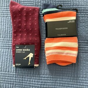 Two pairs of women’s socks. Size 9-11. NWT.